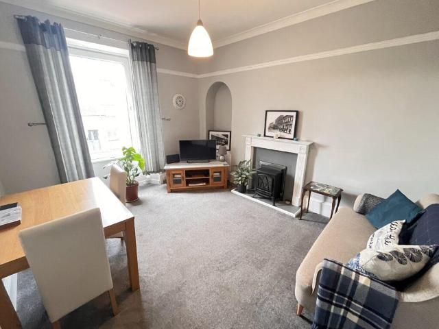 3 bedroom maisonette for sale