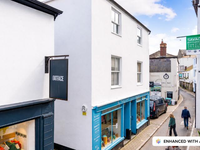 3 bedroom maisonette for sale