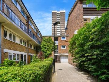 3 bedroom maisonette for sale