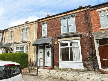 3 bedroom maisonette for sale