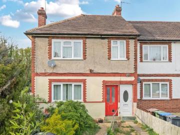 3 bedroom maisonette for sale