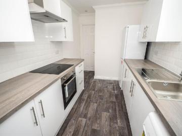 3 bedroom maisonette for sale
