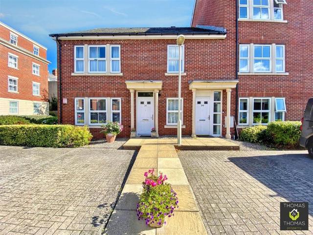 3 bedroom maisonette for sale