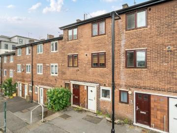 3 bedroom maisonette for sale