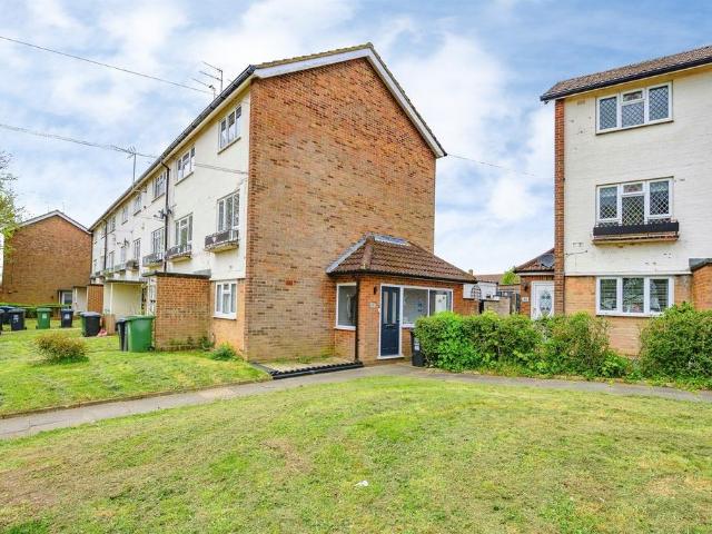 3 bedroom maisonette for sale