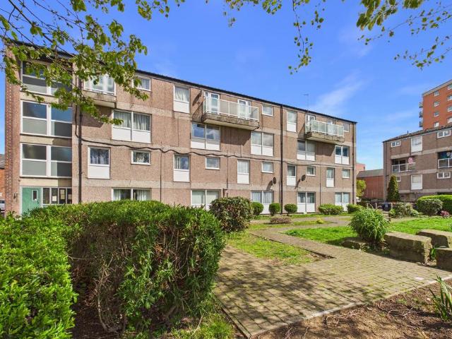 3 bedroom maisonette for sale