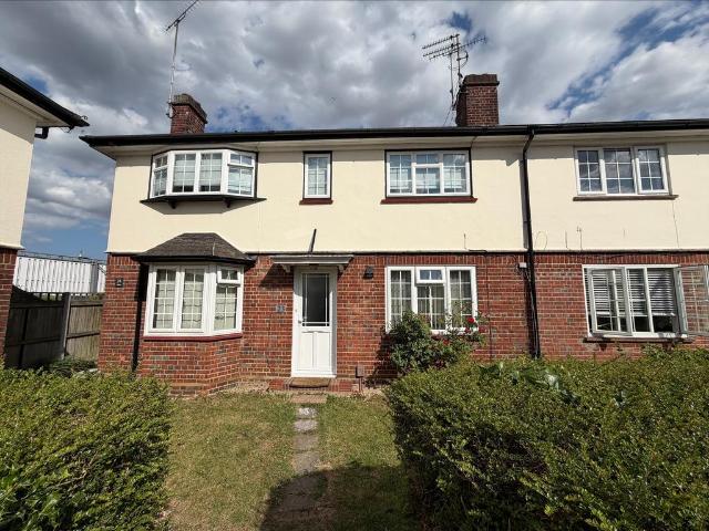 3 bedroom maisonette for sale