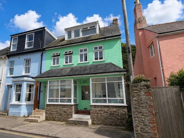 3 bedroom maisonette for sale
