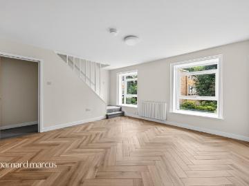 3 bedroom maisonette for sale