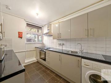 3 bedroom maisonette for sale