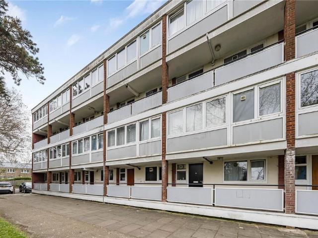3 bedroom maisonette for sale