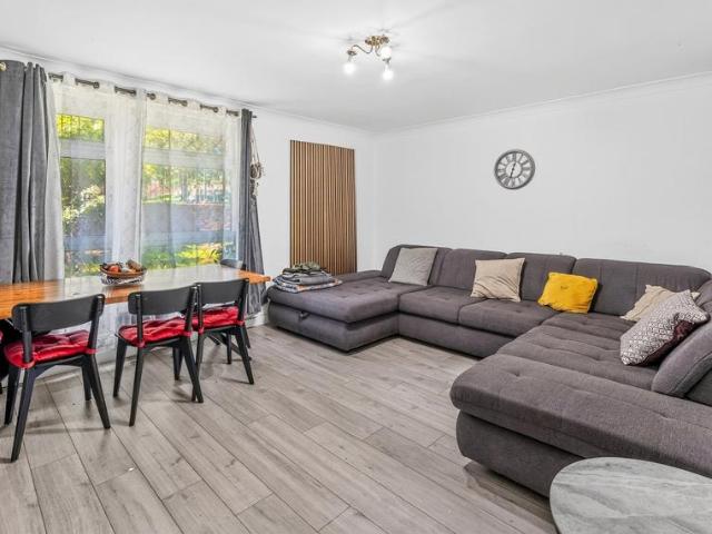 3 bedroom maisonette for sale