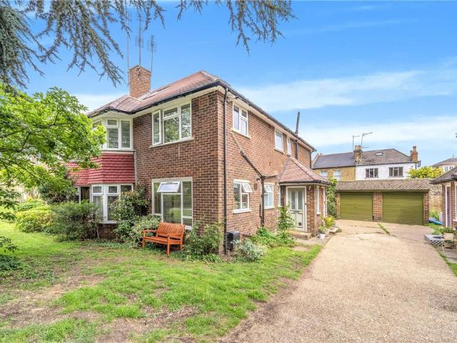 3 bedroom maisonette for sale