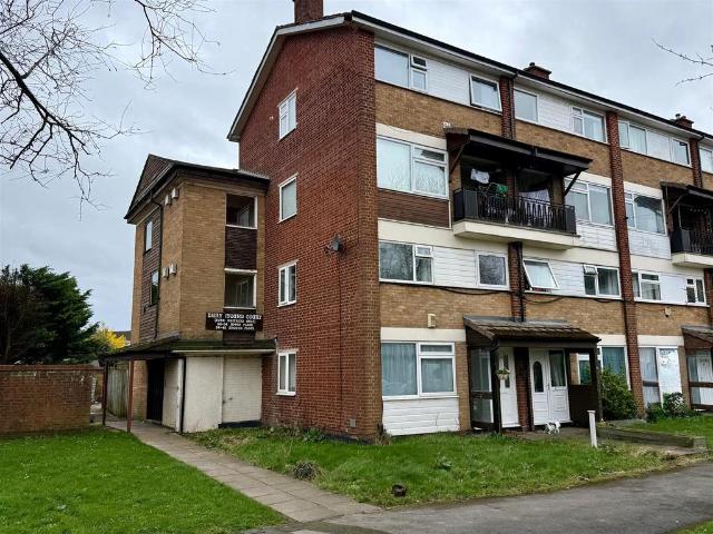 3 bedroom maisonette for sale
