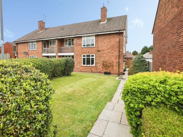 3 bedroom maisonette for sale