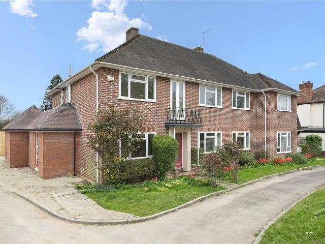 3 bedroom maisonette for sale