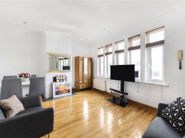 3 bedroom maisonette for sale