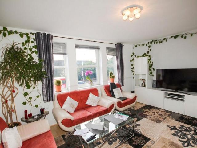 3 bedroom maisonette for sale