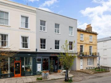 Cheltenham, Gloucestershire county, Southdowns