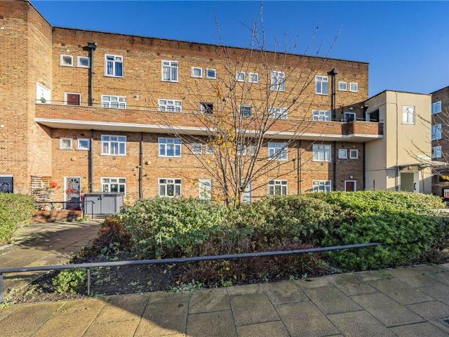 3 bedroom maisonette for sale