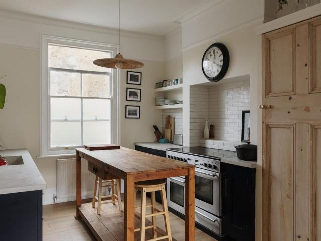 3 bedroom maisonette for sale