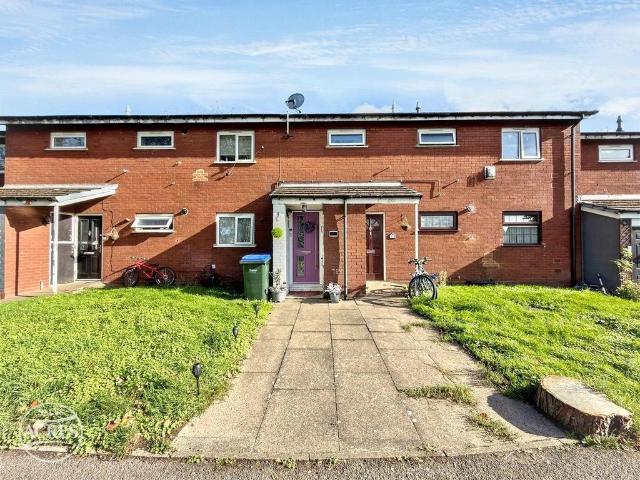 3 bedroom maisonette for sale
