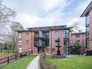 3 bedroom maisonette for sale