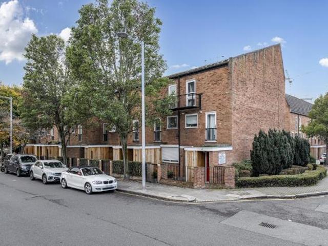 3 bedroom maisonette for sale