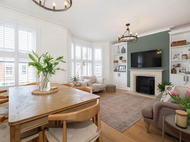 3 bedroom maisonette for sale