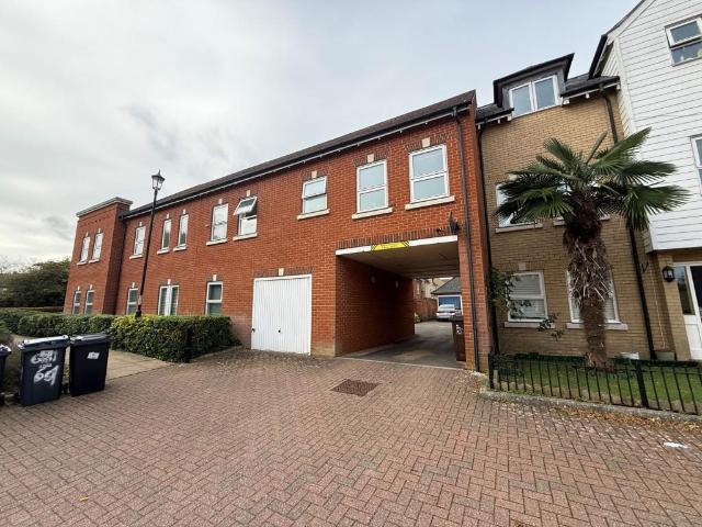 3 bedroom maisonette for sale