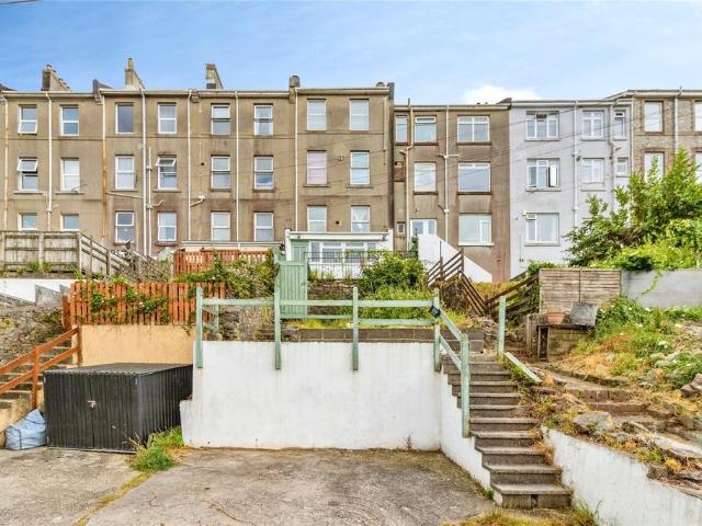 3 bedroom maisonette for sale