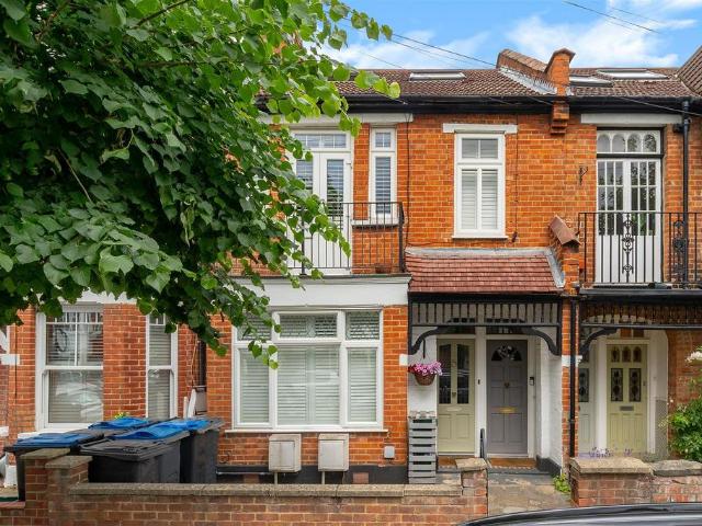 3 bedroom maisonette for sale
