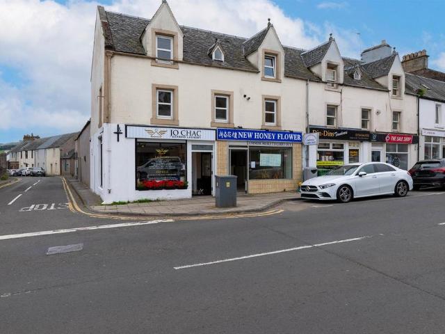 3 bedroom maisonette for sale