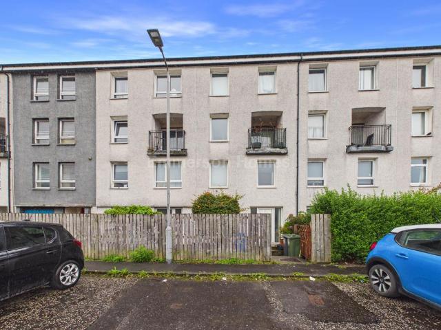 3 bedroom maisonette for sale