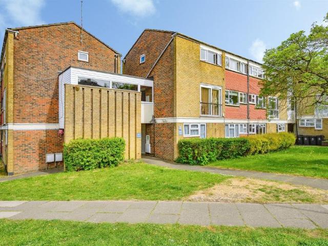 3 bedroom maisonette for sale