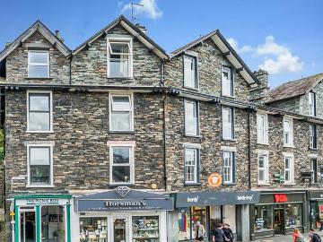 3 bedroom maisonette for sale
