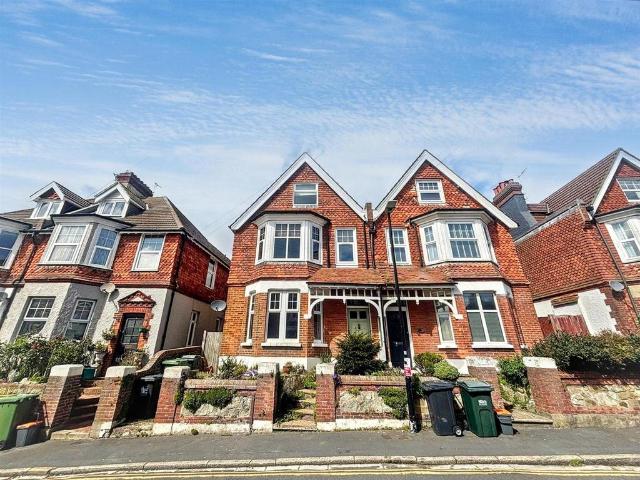 3 bedroom maisonette for sale