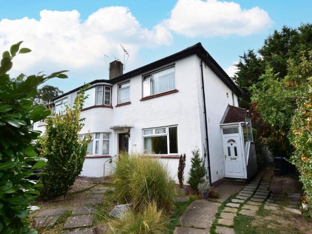 3 bedroom maisonette for sale
