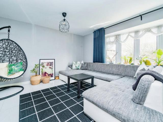 3 bedroom maisonette for sale