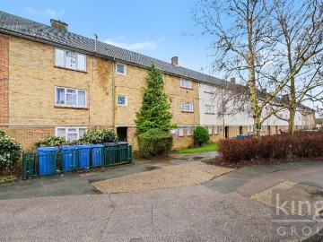 3 bedroom maisonette for sale