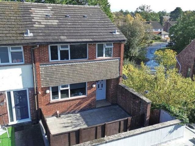3 bedroom maisonette for sale