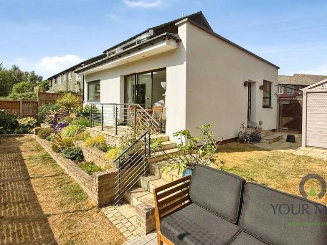3 bedroom maisonette for sale