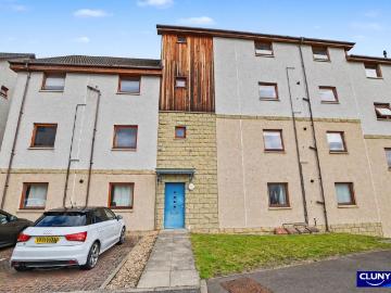 3 bedroom maisonette for sale