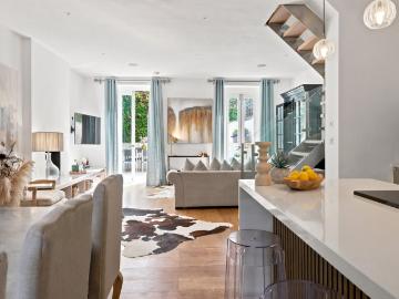 3 bedroom maisonette for sale