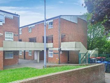 3 bedroom maisonette for sale