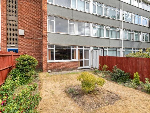 3 bedroom maisonette for sale