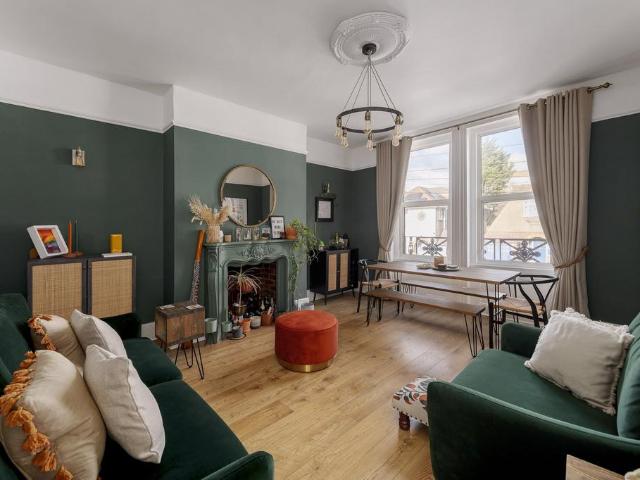 3 bedroom maisonette for sale