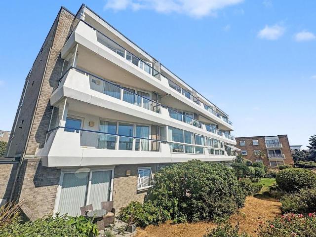 3 bedroom maisonette for sale