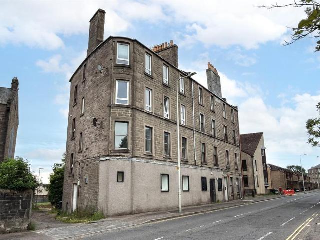 3 bedroom maisonette for sale