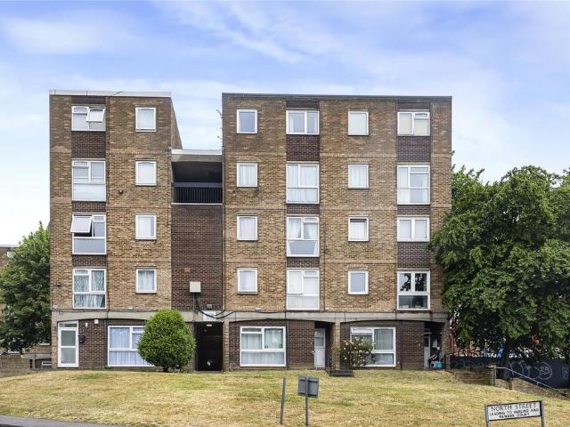 3 bedroom maisonette for sale